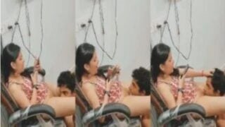 பார்லர் பெண்ணின் யோனியை நக்கி மகிழ்ந்தேன்