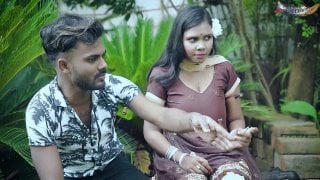 பூங்காவில் கல்லூரிப் பெண் உடலுறவு